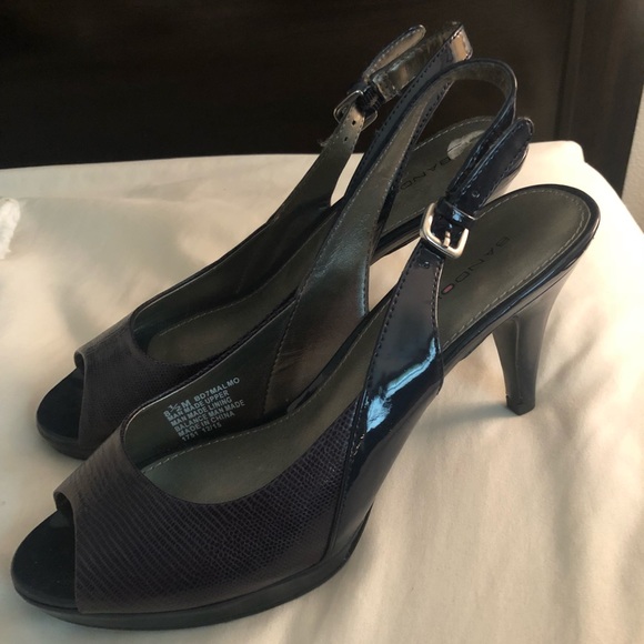 bandolino navy blue heels
